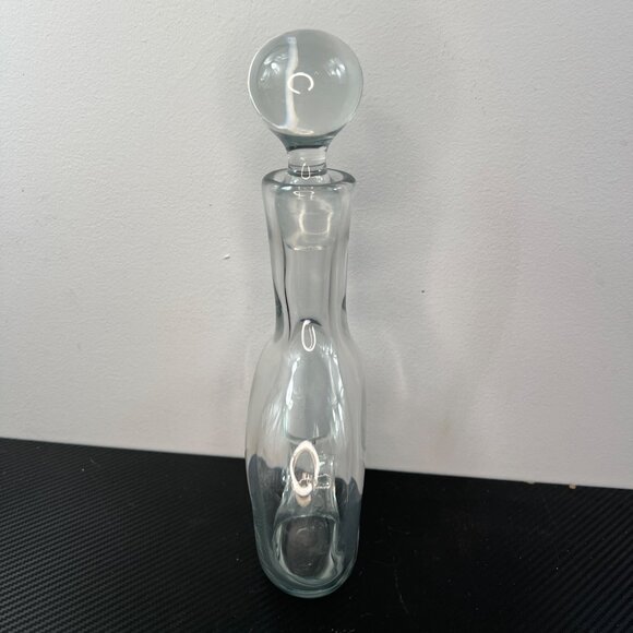 Clear Glass Red Wine Doughnut Hole Decanter With Beautiful Round Stopper EUC - Picture 3 of 12